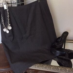 $15 SALE Classic Wool Pencil Skirt Minimalist LORD TAYLOR Vintage Charcoal Gray